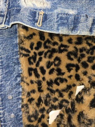 Chaqueta vaquera con forro de leopardo