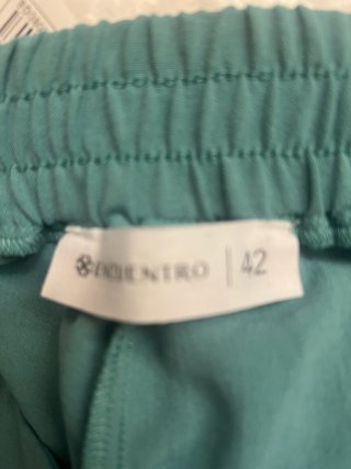 Pantalón verde talla XL / 42