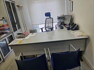 Scrivania moderna da ufficio