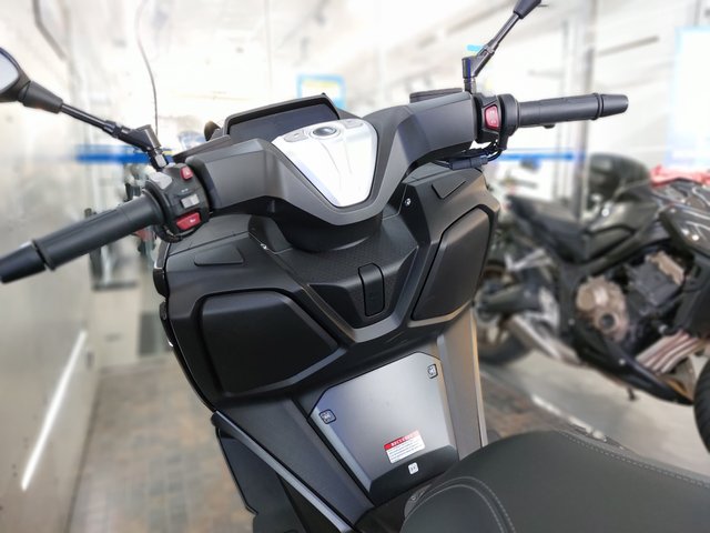 VOGUE SR4 MAX - 2024
