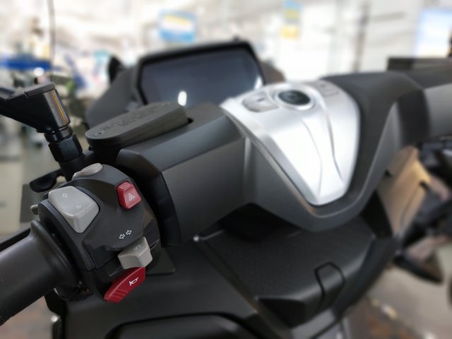 VOGUE SR4 MAX - 2024