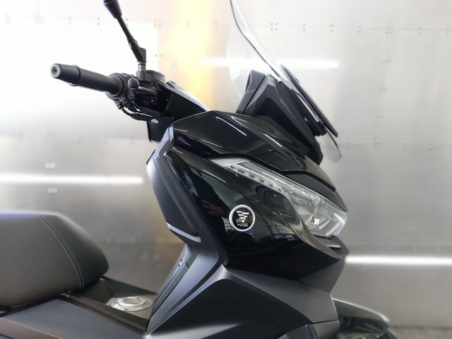 VOGUE SR4 MAX - 2024