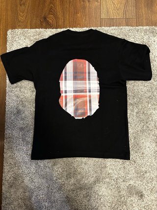 Camiseta BAPE x Burberry Negra Multicolor