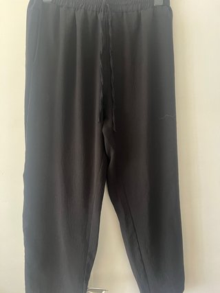 Pantalón negro casual