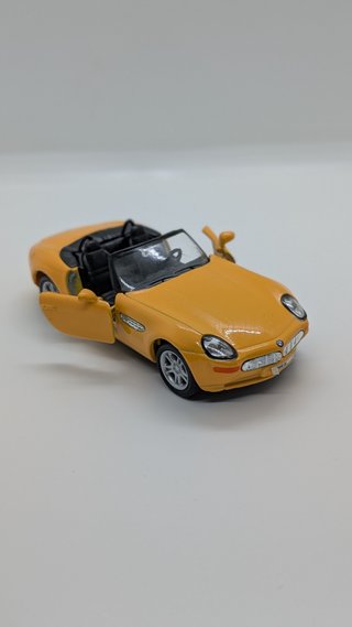 BMW Z8 Welly 49755 giallo 1/43 metallo