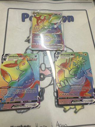 Cartas Pokémon Rainbow VMAX Arceus, Umbreon, Draco