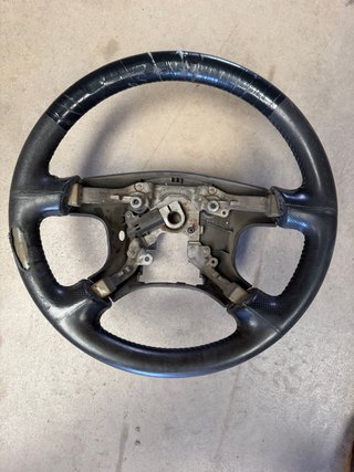 Volante Mitsubishi Montero V60 para restaurar