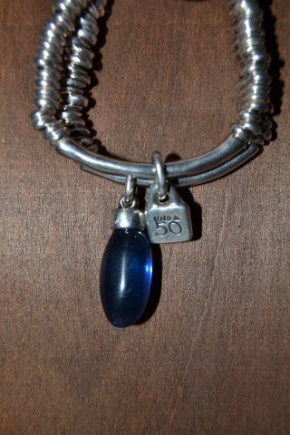 Pulsera Uno de 50 con charm azul