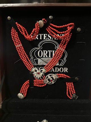 Aderezo Plata y Coral Ortiz
