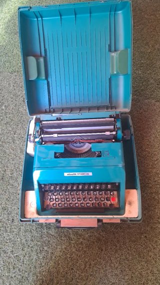 Máquina de escribir Olivetti Studio 45