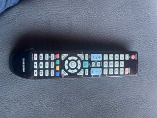 Samsung LED 40” Full HD 1080p TV con mando