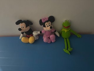 Lote Peluches Mickey, Minnie y Rana Gustavo