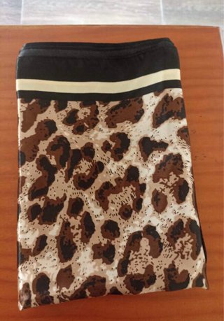 Pañuelo estampado leopardo