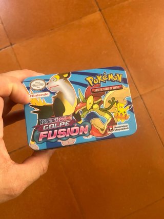 Colección Cartas Pokémon + Caja Metálica