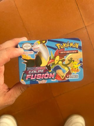 Colección Cartas Pokémon + Caja Metálica