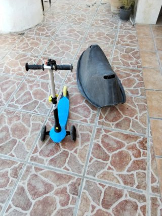 Patinete y balancín infantil