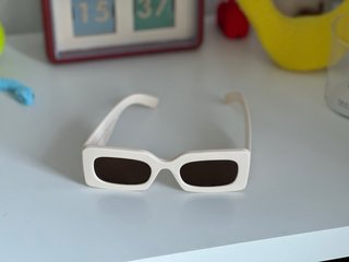 Gafas de sol beige rectangulares Zara