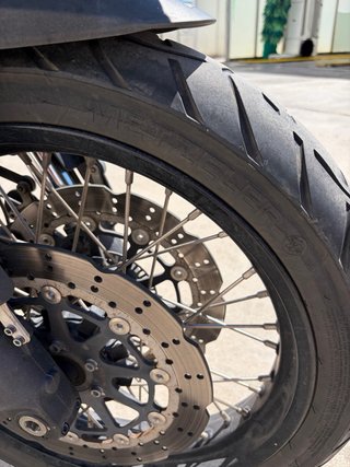 Benelli TRK 502X Adventure Roja