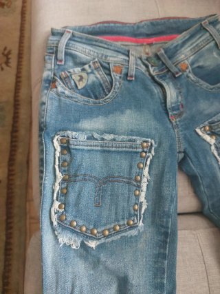 Pantalón Lois Talla 34 con remaches