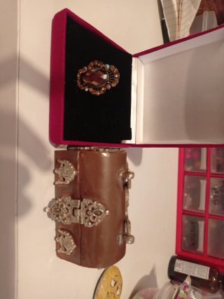 Anillo pedrería ajustable con baulito
