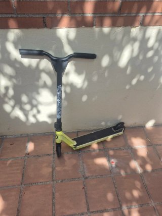 Patinete infantil amarillo