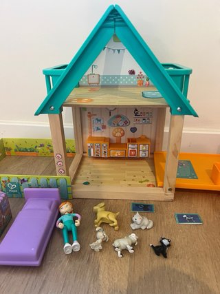 juguete casita Veterinaria con Figuras
