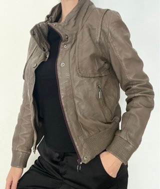 Chaqueta Zara Cuero Ovino Verde Talla M