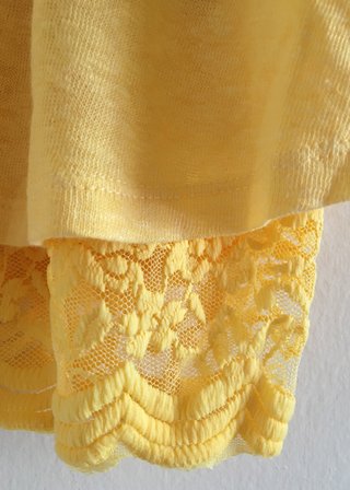 Top capa amarillo de Anthropologie talla XS