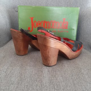 Sandalias Jocomomola tacón madera