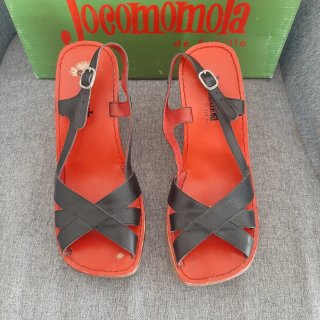 Sandalias Jocomomola tacón madera