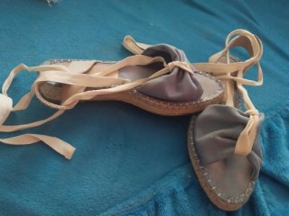 Alpargatas cuña azul y beige talla 40
