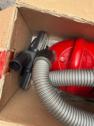 Aspiradora Taurus Golf 1300W Roja