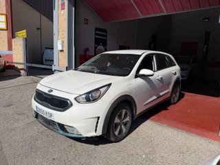 Kia Niro Kia Niro 1.6 GDi Híbrido Enchufable 104kW Drive