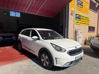 Kia Niro Kia Niro 1.6 GDi Híbrido Enchufable 104kW Drive
