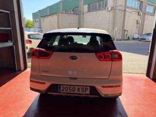 Kia Niro Kia Niro 1.6 GDi Híbrido Enchufable 104kW Drive