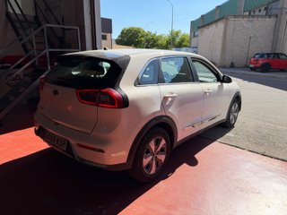 Kia Niro Kia Niro 1.6 GDi Híbrido Enchufable 104kW Drive