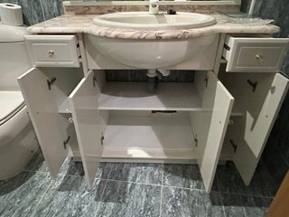 Mueble de baño con encimera de mármol
