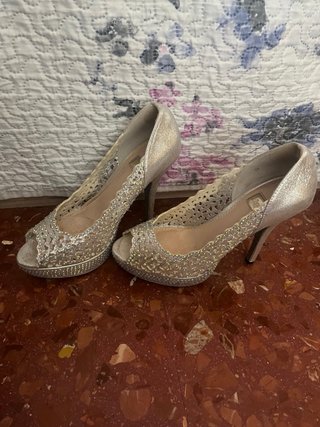 Zapatos de fiesta plateados