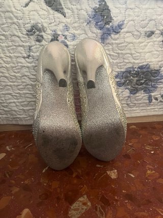 Zapatos de fiesta plateados