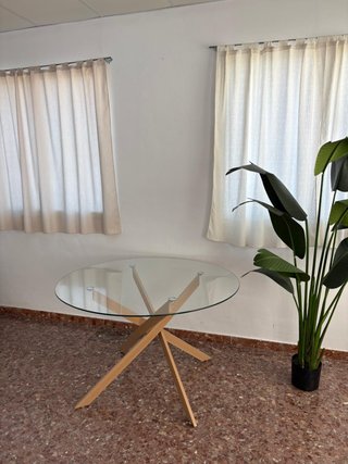 Mesa redonda cristal y patas madera