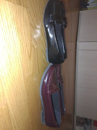 Mocasines negros y morados