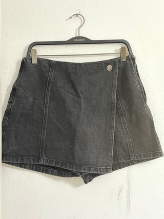 Falda pantalón Stradivarius negra