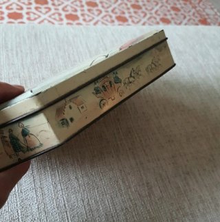 Scatola in latta vintage decorata Sperlari