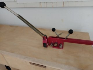 Tensora y flejadora de flejes