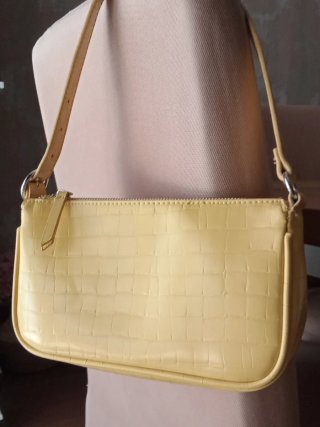 Bolso juvenil amarillo efecto piel