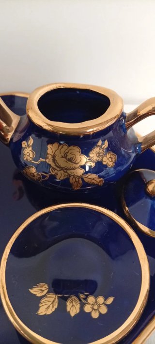 Prezioso set da tè in porcellana Limoges in miniatura
