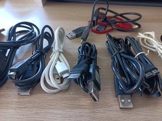 Lote de cargadores USB