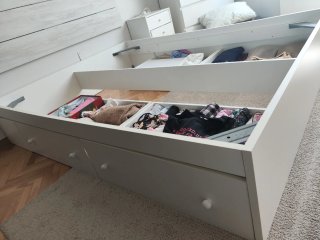 Cama con almacenaje