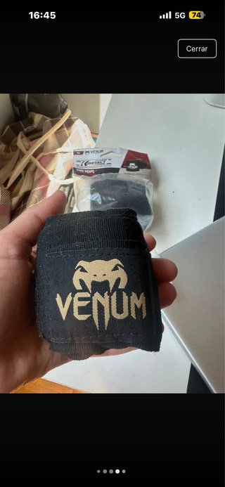 Guantes Boxeo Venum 12oz y vendas 4m a juego