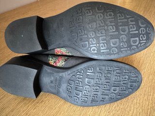 Botines Desigual grises y multicolor